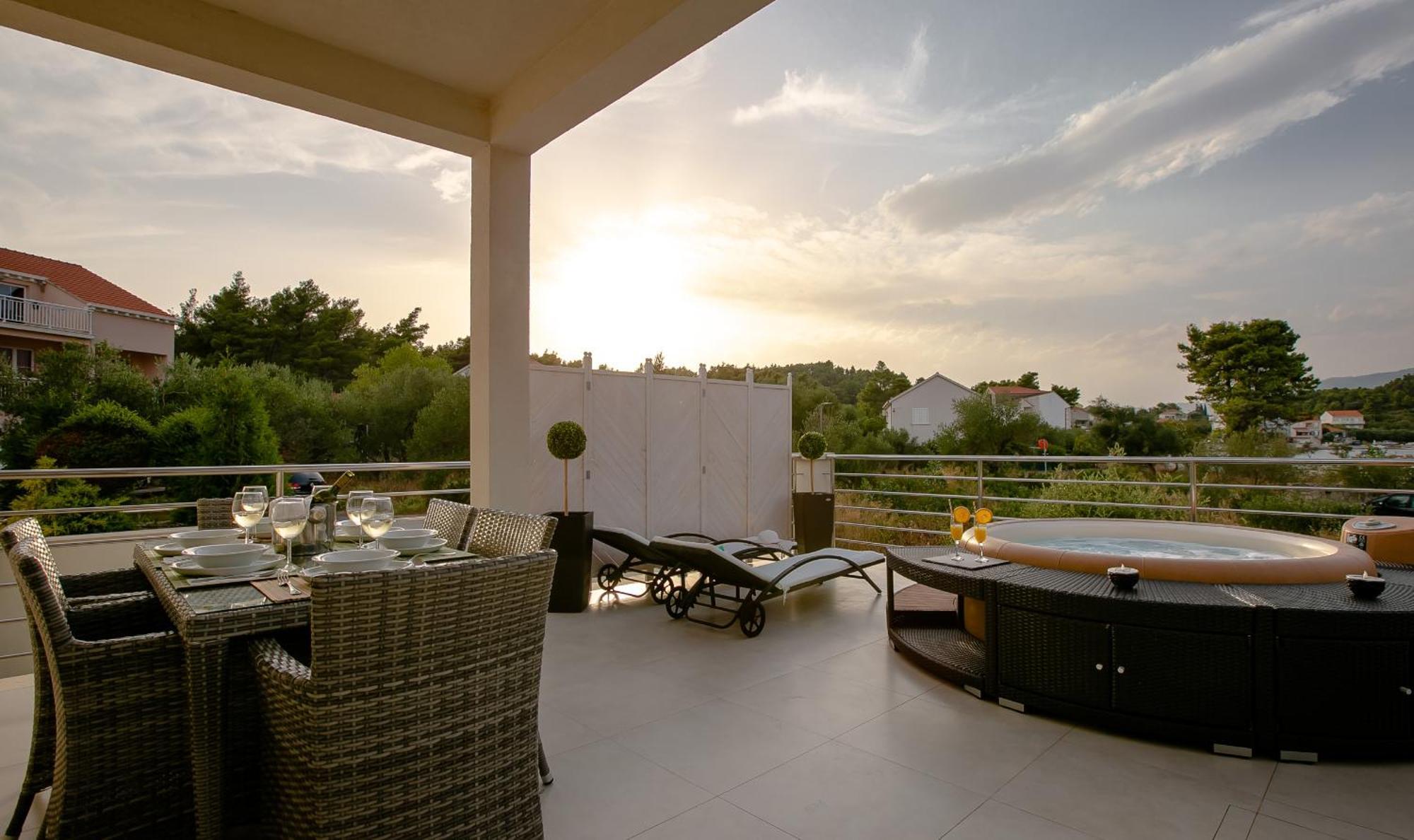 Villa Kora - Luxury Holiday Apartments Лумбарда Экстерьер фото